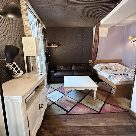 05 Grand Near Chatelet